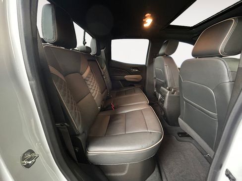 Used 2023 GMC Canyon Denali image 11