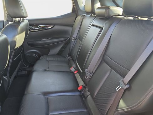 Used 2018 Nissan Rogue Sport SL w/ SL Premium Package image 13