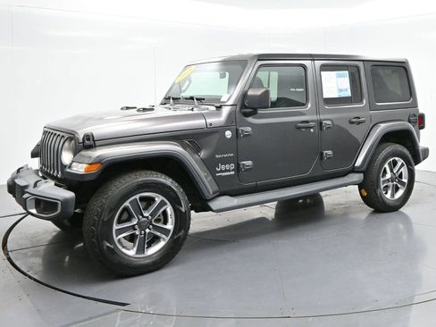 Used 2018 Jeep Wrangler Unlimited Sahara w/ Cold Weather Group AWD/4WD image 3