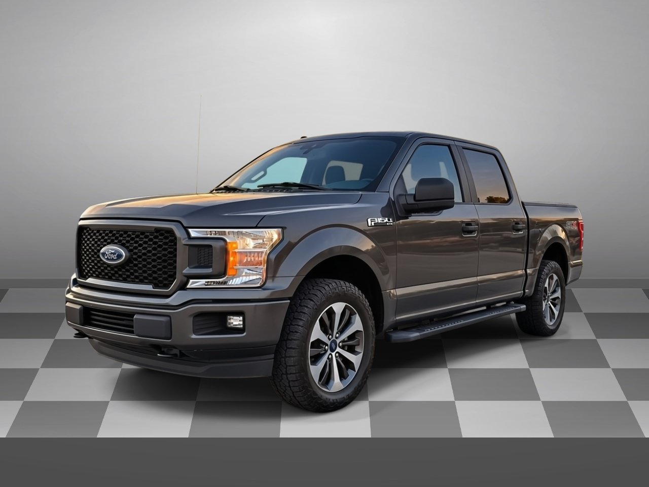 Used 2019 Ford F150 XL w/ Equipment Group 101A Mid AWD/4WD image 3