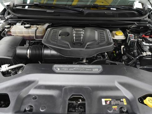 Used 2024 Jeep Wagoneer L Series II w/ Flexible Seating Group AWD/4WD image 36