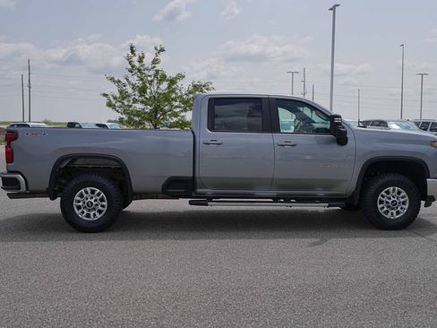 Used 2025 Chevrolet Silverado 2500 LT w/ Convenience Package AWD/4WD image 5