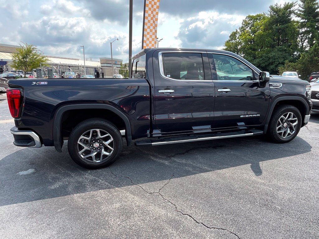 Used 2023 GMC Sierra 1500 SLT w/ SLT Premium Plus Package AWD/4WD image 17