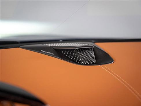 Used 2025 Aston Martin V8 Vantage Coupe image 19
