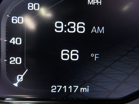 Used 2024 GMC Yukon XL Denali w/ Advanced Technology Package image 13