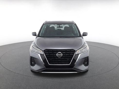 Used 2024 Nissan Kicks SV FWD image 2