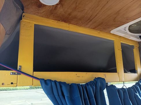 Used 2010 Ford Transit Connect XLT FWD image 15