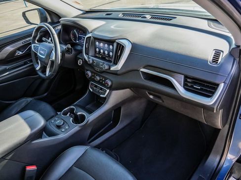 Used 2024 GMC Terrain SLT image 16