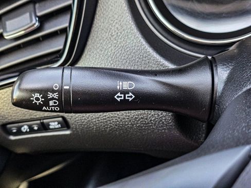 Used 2021 Nissan Rogue Sport S image 21