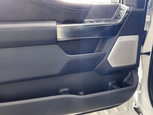 Certified 2025 Ford F250 Platinum w/ Tremor Off-Road Package image 16