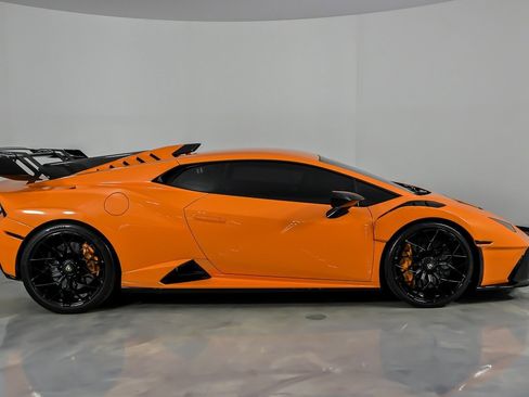 Used 2022 Lamborghini Huracan STO RWD image 16