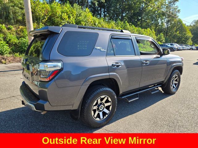 Used 2022 Toyota 4Runner TRD Off-Road Premium w/ Moonroof Package AWD/4WD image 9