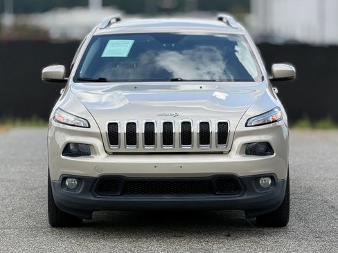 Used 2015 Jeep Cherokee Latitude w/ Comfort/Convenience Group FWD image 5