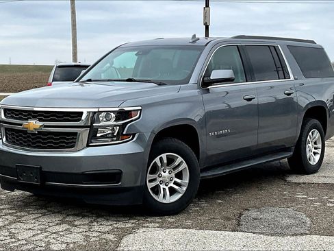 Used 2019 Chevrolet Suburban LT image 7