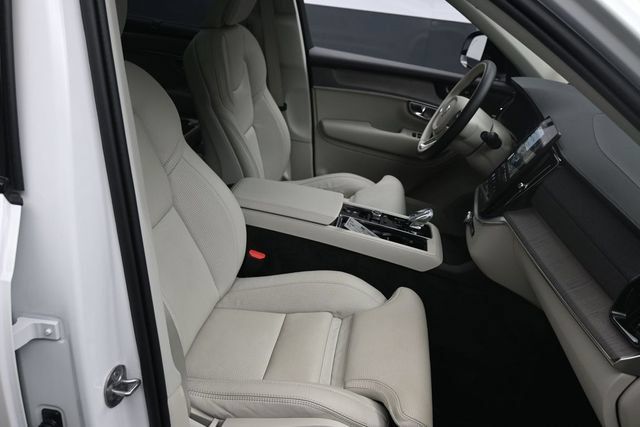 Certified 2026 Volvo XC90 B6 Ultra w/ Protection Package Premier AWD/4WD image 30