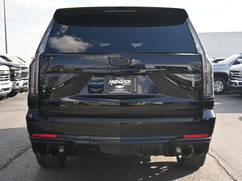 Used 2025 Cadillac Escalade V image 18