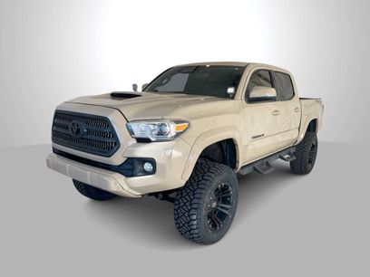 Used 2017 Toyota Tacoma TRD Sport w/ Tow Package (A/T)