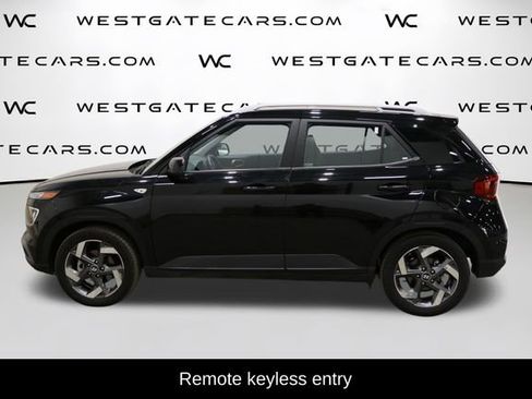 Used 2024 Hyundai Venue SEL image 5
