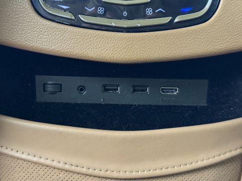 Used 2017 Cadillac Escalade ESV Platinum image 36