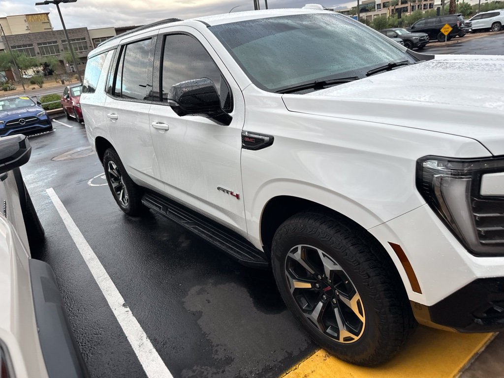 Used 2026 GMC Yukon AT4 AWD/4WD image 3