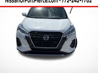 Used 2021 Nissan Kicks SV video 1