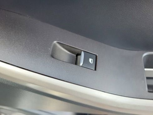 Used 2023 Ford Explorer XLT w/ Equipment Group 202A AWD/4WD image 9