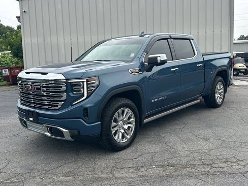 Used 2025 GMC Sierra 1500 Denali w/ Technology Package AWD/4WD image 2