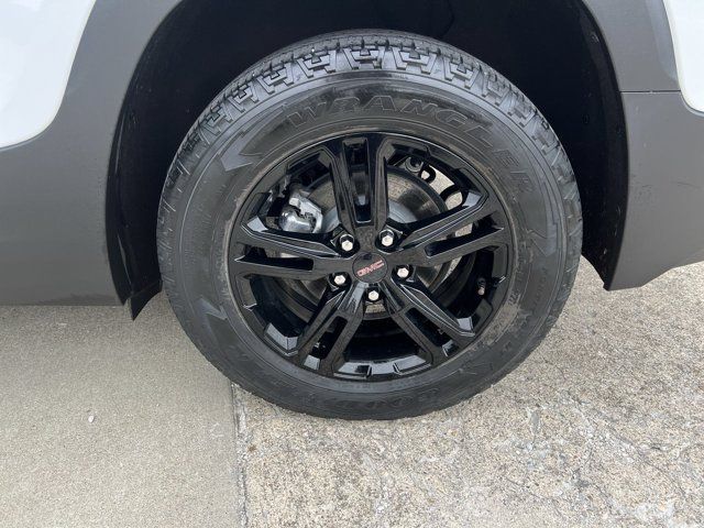 Used 2022 GMC Terrain AT4 w/ Infotainment Package II AWD/4WD image 34