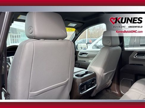Used 2022 Chevrolet Silverado 1500 LTZ image 31