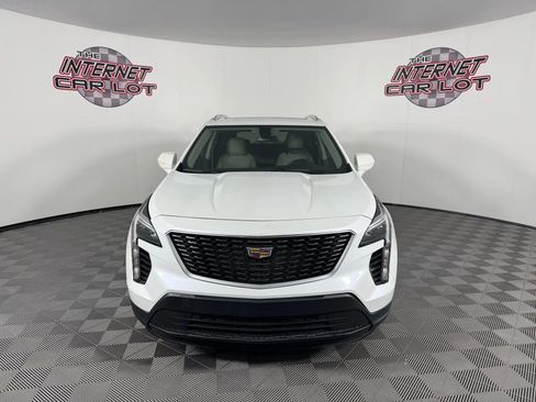 Used 2019 Cadillac XT4 Luxury w/ Cold Weather Package image 2