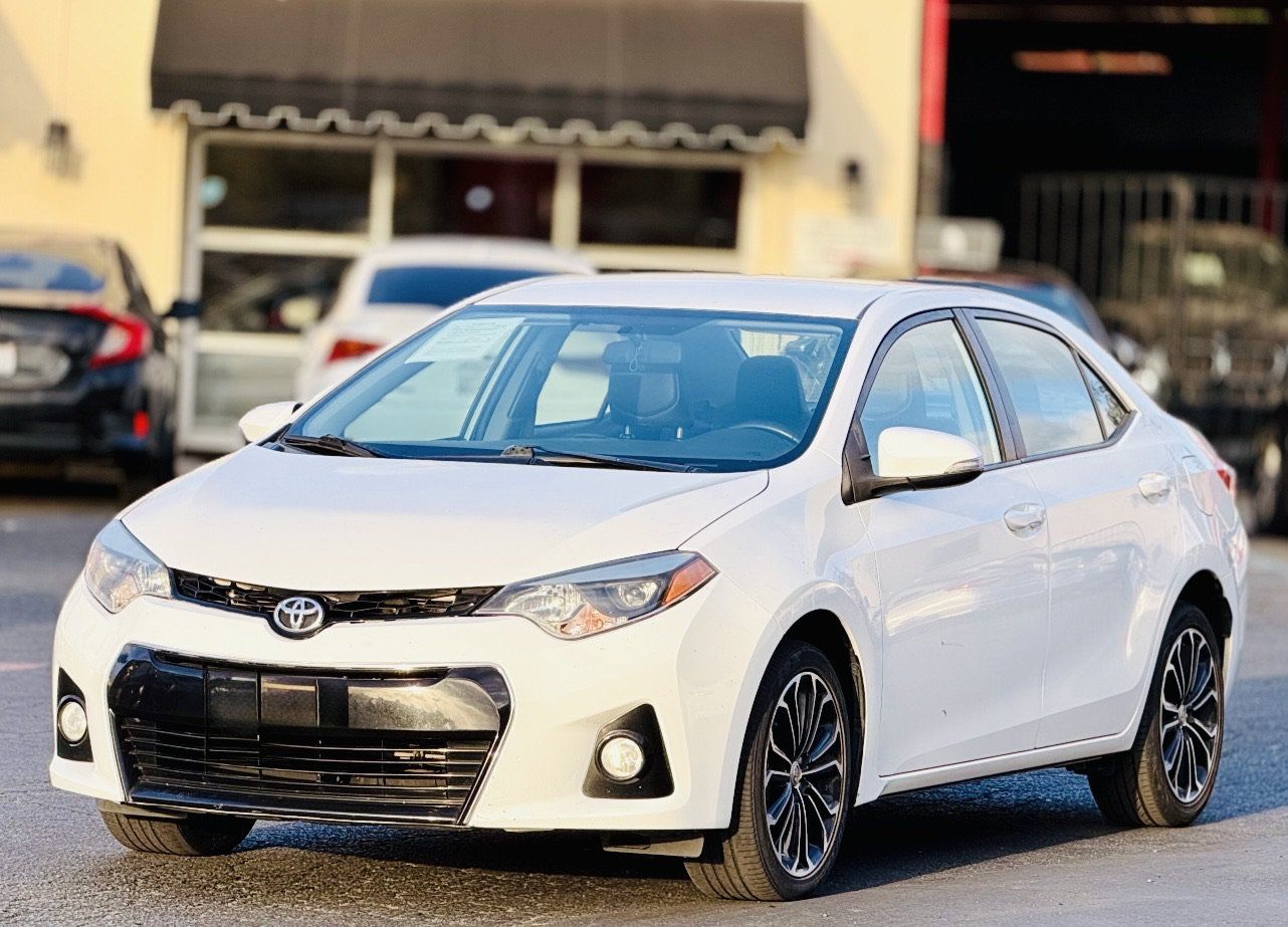 Used 2015 Toyota Corolla S FWD image 1