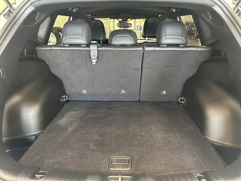Used 2025 Jeep Compass Limited AWD/4WD image 17