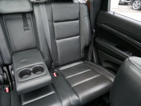 Used 2016 Jeep Grand Cherokee Limited w/ Luxury Group II AWD/4WD image 14