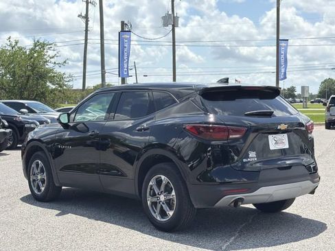Used 2025 Chevrolet Blazer LT FWD image 9