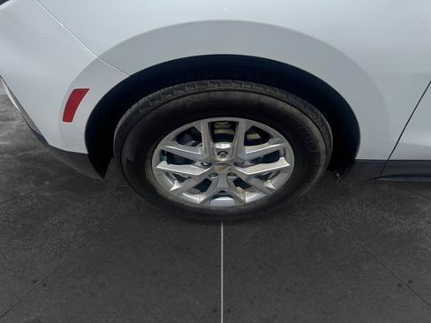 Used 2024 Chevrolet Equinox LT FWD image 9