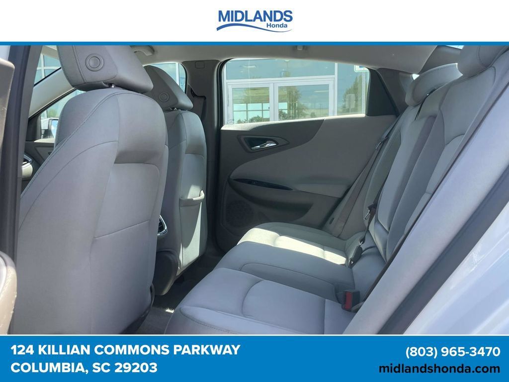 Used 2025 Chevrolet Malibu LT FWD image 9