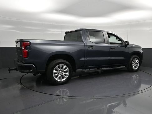 Used 2022 Chevrolet Silverado 1500 Custom w/ Safety Confidence Package RWD image 3