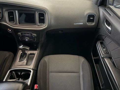 Used 2022 Dodge Charger SXT RWD image 18