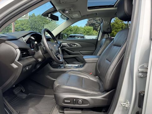 Used 2020 Chevrolet Traverse Premier w/ Redline Edition AWD/4WD image 16