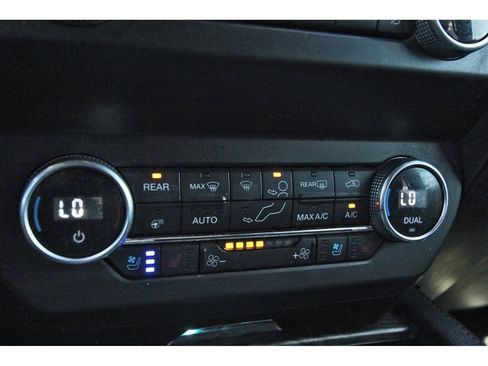 Used 2019 Ford Expedition Limited w/ Equipment Group 301A RWD image 24