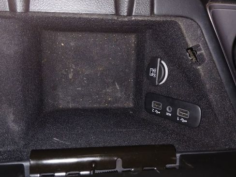 Used 2023 Dodge Challenger SXT image 23