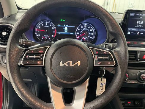 Used 2023 Kia Forte LXS image 29