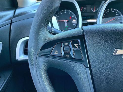 Used 2017 Chevrolet Equinox LS AWD/4WD image 19
