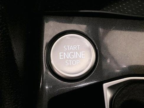 Used 2024 Volkswagen Tiguan S image 37