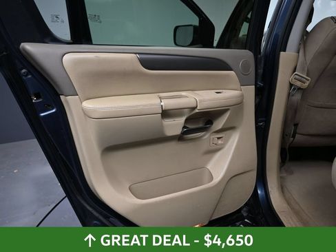 Used 2014 Nissan Armada SV AWD/4WD image 28