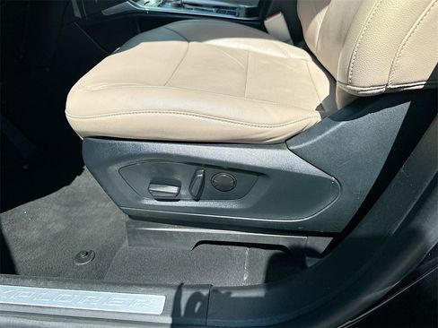 Certified 2022 Ford Explorer Limited w/ Equipment Group 301A image 9