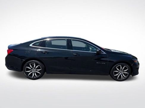Used 2017 Chevrolet Malibu LT w/ Leather Package FWD image 6