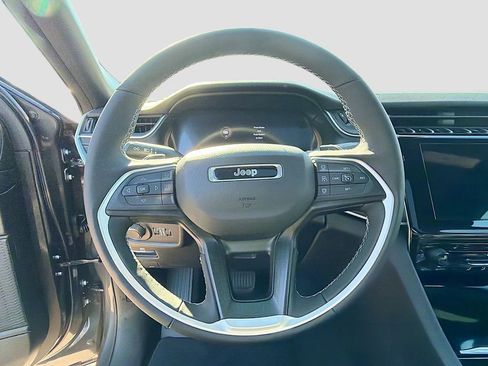 New 2025 Jeep Grand Cherokee L Altitude image 41