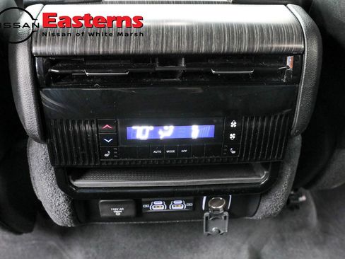 Used 2023 Jeep Wagoneer Series III w/ Preferred Equipment Group RWD image 21