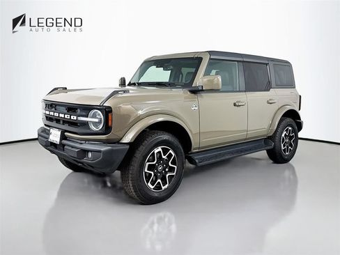 Used 2025 Ford Bronco Outer Banks AWD/4WD image 1